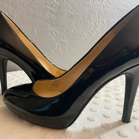 JESSICA SIMPSON Black Patent Malia Heels - Picture 4 of 16